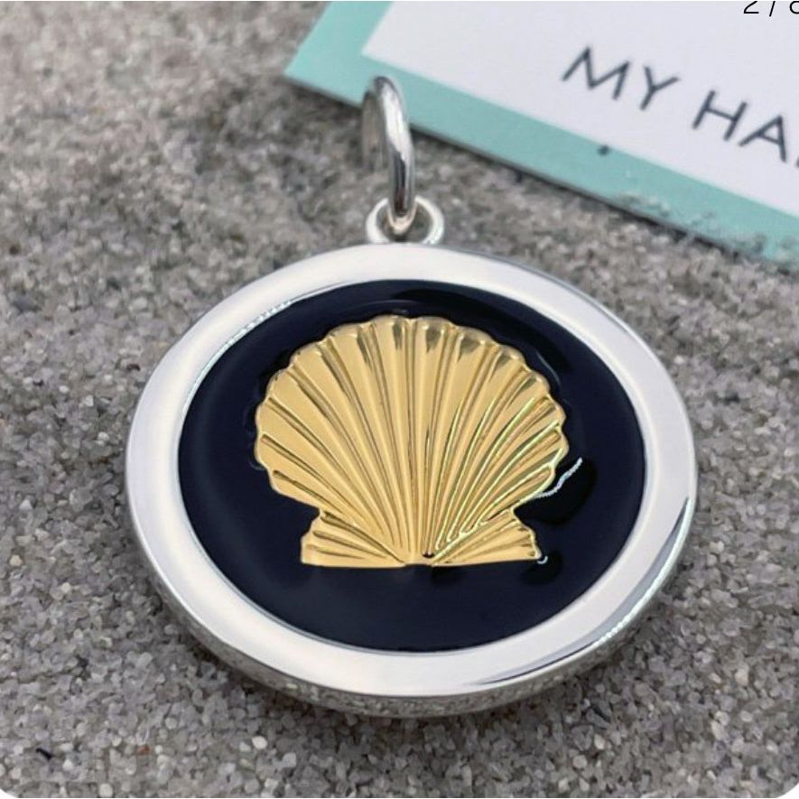 Lola Shell Pendant