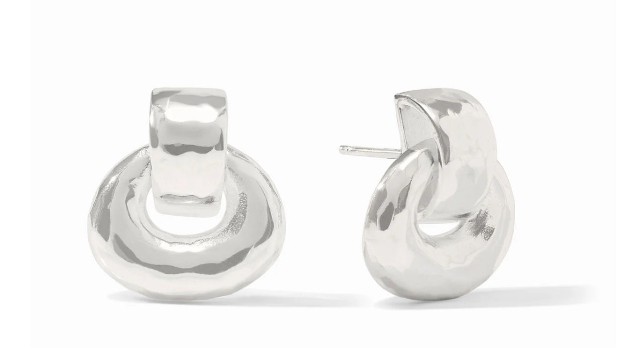 Pure silver plate (tarnish-free), imported glass
Length: 0.8 inches
Post for pierced ears
Includes pure silver plated earring backs
Julie Vos hallmark