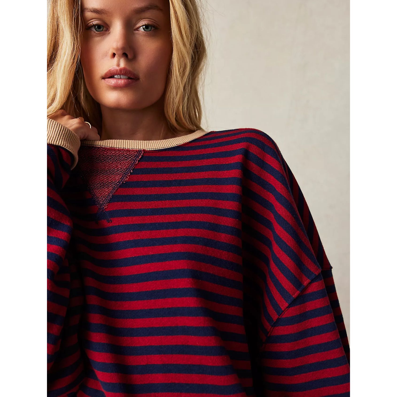 Free People oversized So cool and classic, this timeless crewneck is featured in an oversized, slouchy silhouette and staple striped print with contrasting hems for added dimension.
Nautical combo navy and red stripe