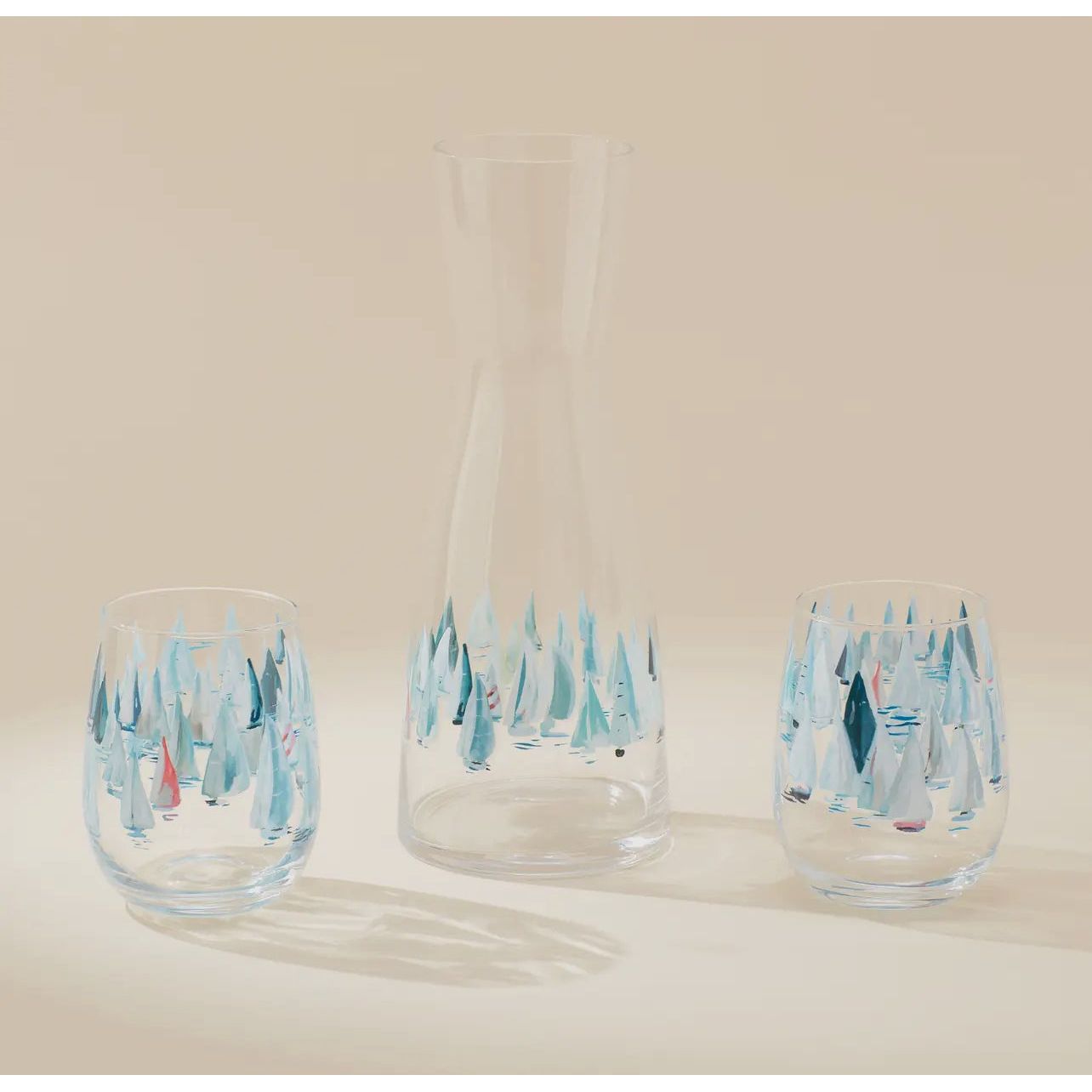 Kim Hovell Race  Day or Flowing Shells Wine Glass