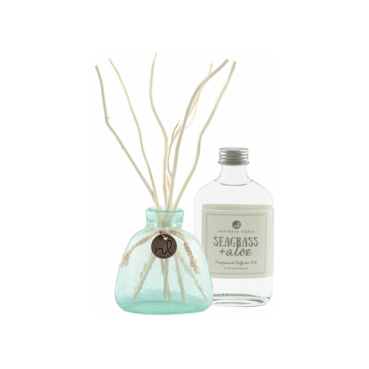 Fragrance Notes:
Drift Wood & Sea Salt-Baltic sea salt with wild sage, bergamot & sun bleached driftwood
The diffuser set comes complete with oil, reeds, glass container.