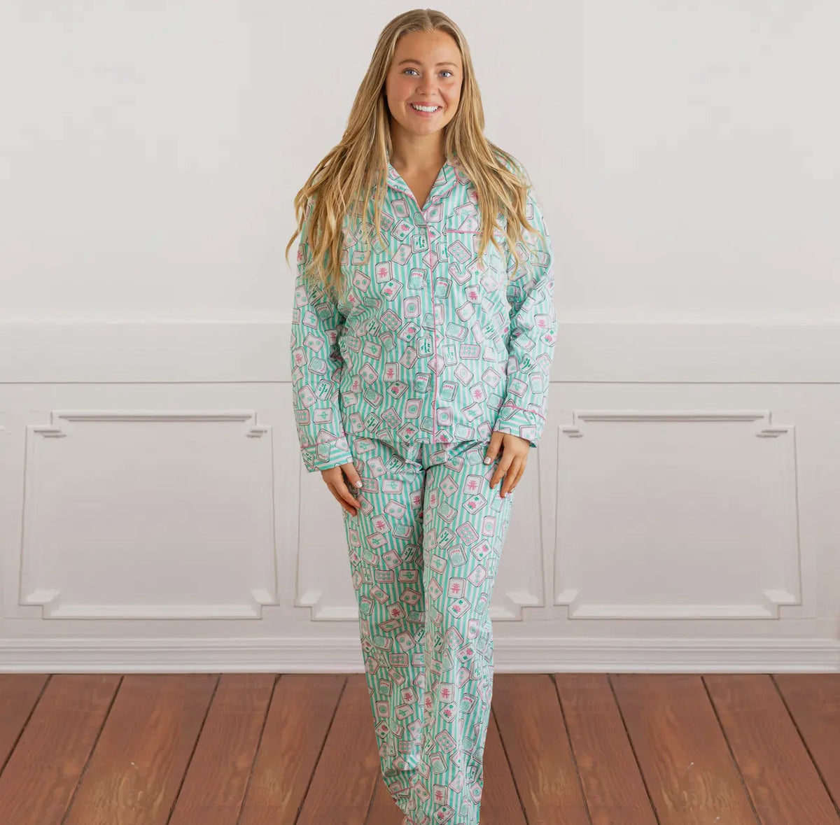 Bam, Crack, Dots in your dreams.  
Say goodbye to boring sweatpants and hello to fashionable, evening-worthy loungewear. Featuring a long sleeve top and pants paired together in one chic set, there’s no need to sacrifice style for comfort - you can have it all! The elegant, 100% woven cotton with green and white countries and mahjong tiles 