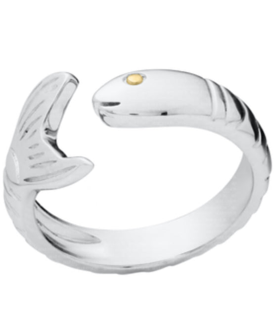We are proud to offer the authentic Cape Cod Fish Ring. Hand casted and carved in New England, this bracelet ring  detailed scaled and a 14k gold eye. Wear this ring on its on or add to your Cape Cod Fish cuff or to your Cape Cod Jewelry collection  

Proudly made in the USA. 