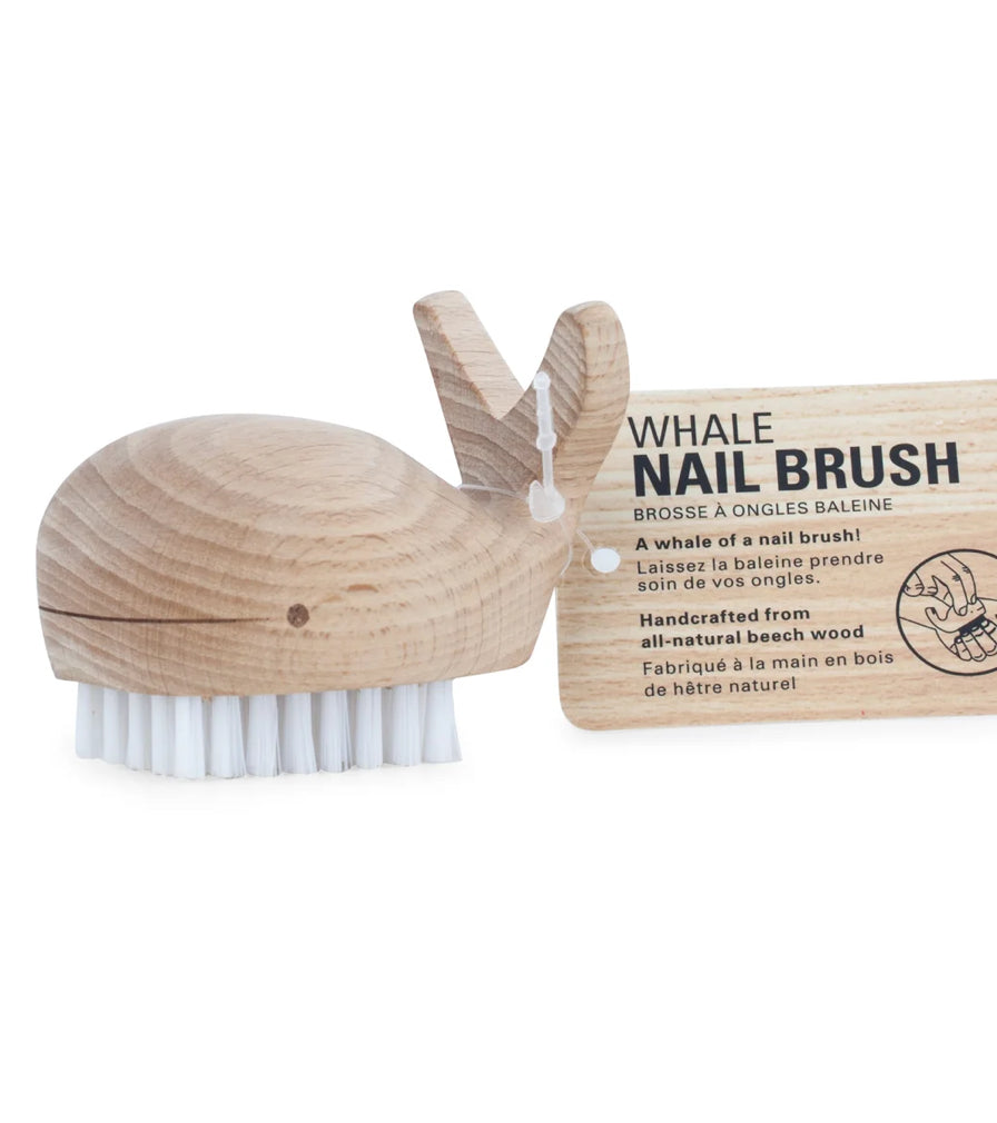 Pirates always have filthy nails. Get the pirate in your life a nautical wooden whale nail brush. Designed by FormNation, this durable beech wood nail brush is the perfect bathroom accessory for the "landlubber" in your house.
Design: FormNation
Materials: beechwood
Packaging: hang tag
Dimensions: 3,5 x 6 x 4,5 