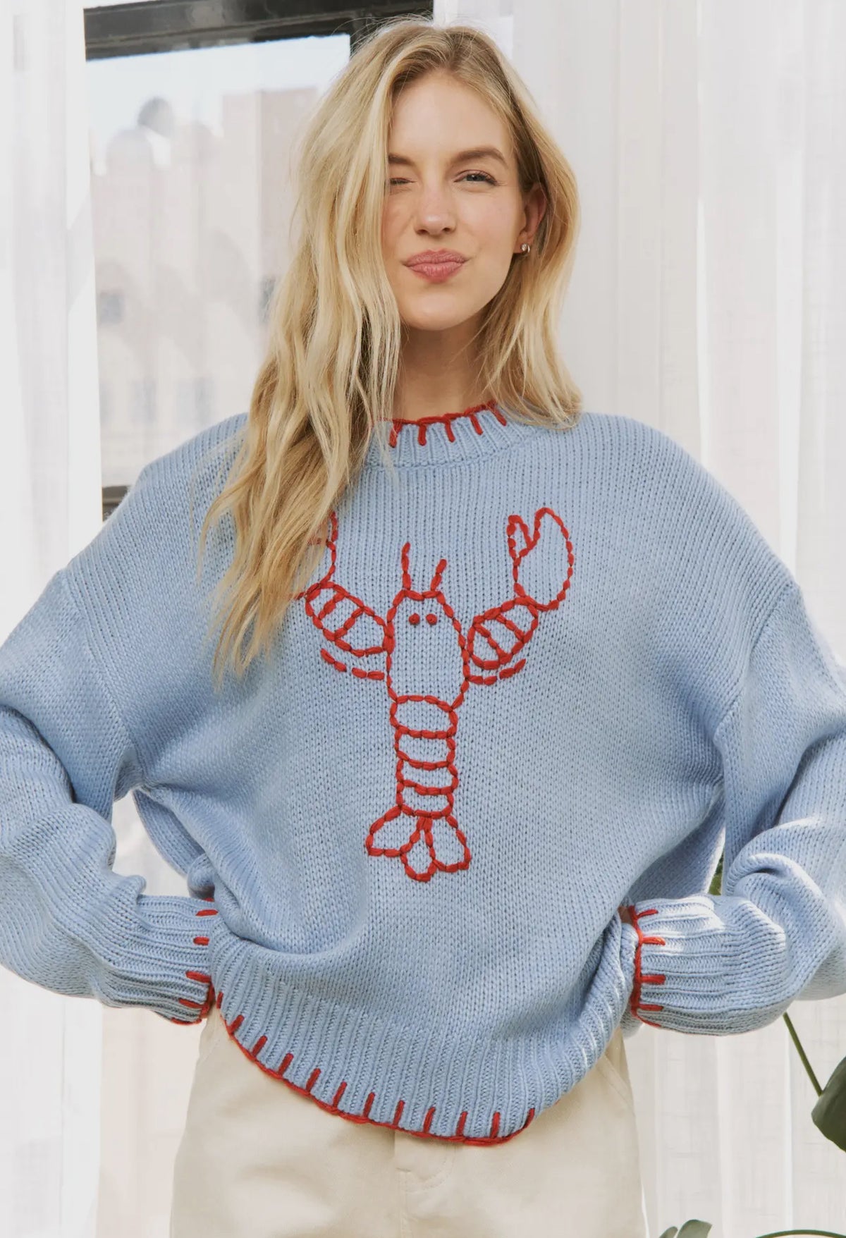 Medium-weight soft knitting sweater
Lovely lobster knitting on front with relaxed fit design
Rib bands on bottom, neckline and sleeves
Contrast edge special stitches