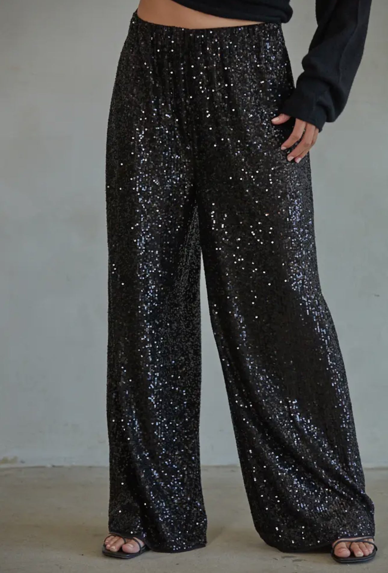 Elastic waist shown