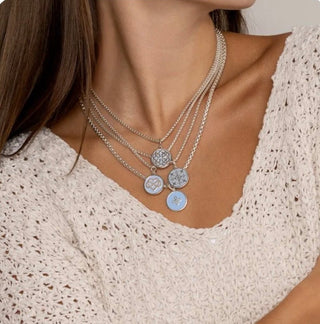 Lola Joy Knot