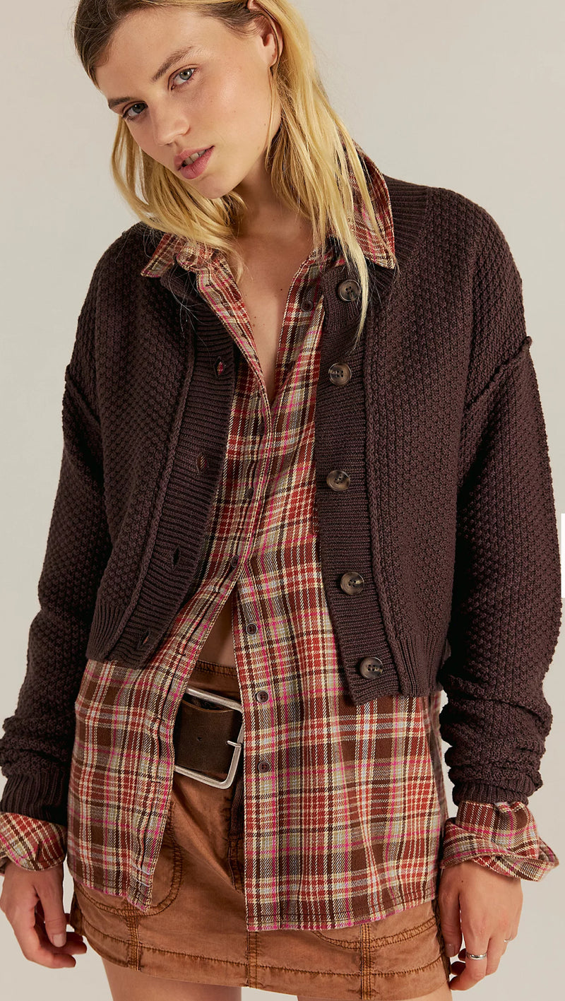 Size + Fit

Measurements for size Small

Bust: 41.5 in
Length: 19 in
Sleeve Length: 23.5 in