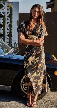 FLORAL PRINT PLUNGED LACE DETAILED V-NECK MAXI