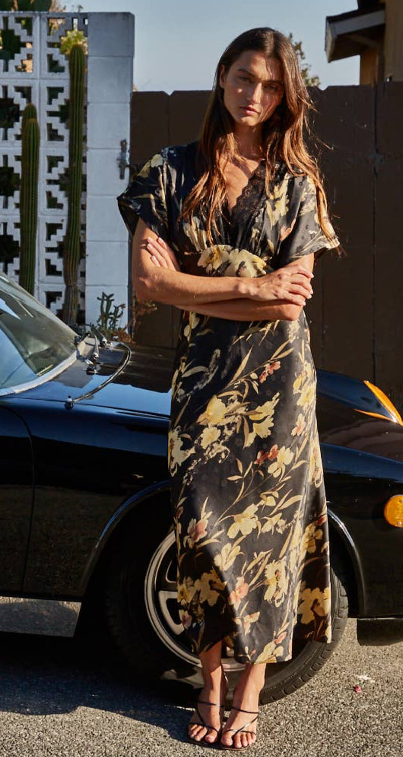 FLORAL PRINT PLUNGED LACE DETAILED V-NECK MAXI