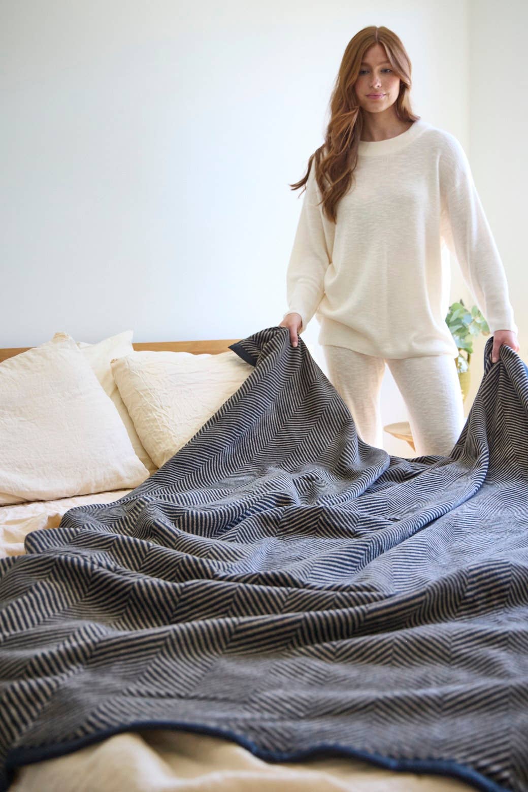 Harborview Herringbone Black Walnut Blanket